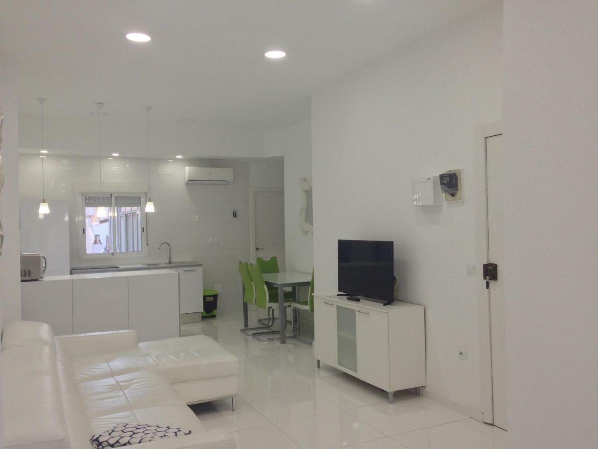 White Apartment Alicante Exterior photo